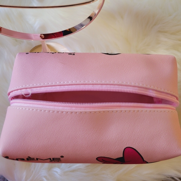 🩷🩷 THE CREME SHOP MICKEY AND MINNIE MAKE-UP BAG🩷🩷 - Picture 3 of 5